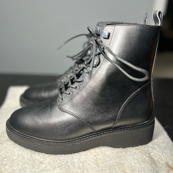 Michael Kors Women’s Haskell Bootie Size 8 - Picture 5 of 10